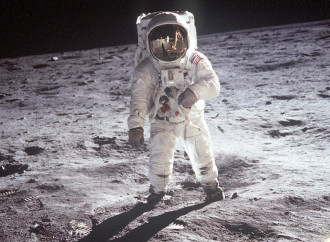 I 50 anni dalla Luna, fra cospirazioni e omissioni