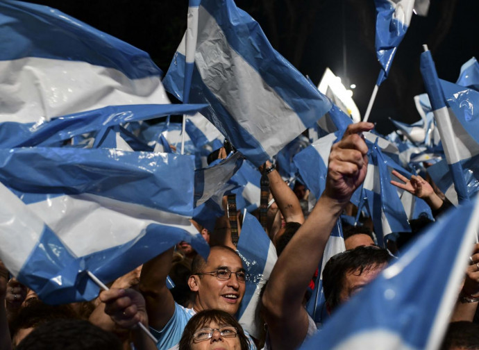 Argentina, festa per il ritorno dei Fernandez