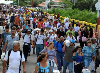 Continua l’esodo dei venezuelani, ormai gli emigranti sono 2,5 milioni