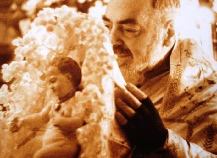 Padre Pio con Bambinello