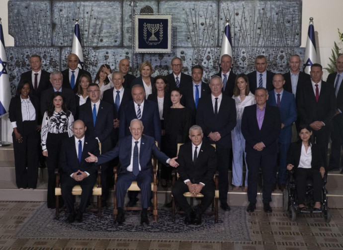 Il nuovo governo israeliano, foto di gruppo Il nuovo governo israeliano, foto di gruppo