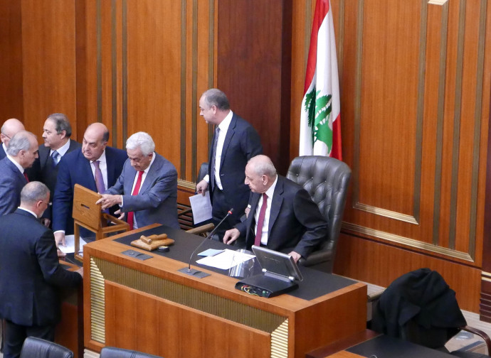 Nabi Berri presiede le operazioni di voto nel Parlamento di Beirut (foto Elisa Gestri) Nabi Berri presiede le operazioni di voto nel Parlamento di Beirut (foto Elisa Gestri)
