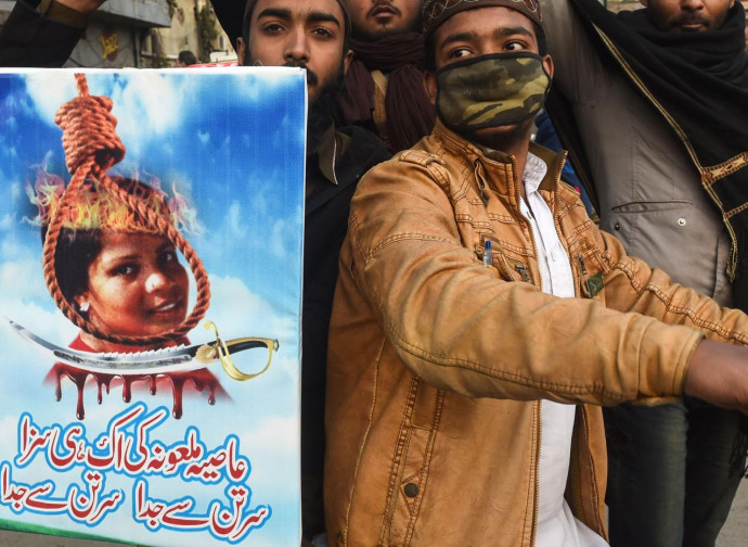 Manifestazione islamista per impiccare Asia Bibi