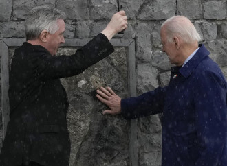 Biden nella parte del presidente irlandese e cattolico