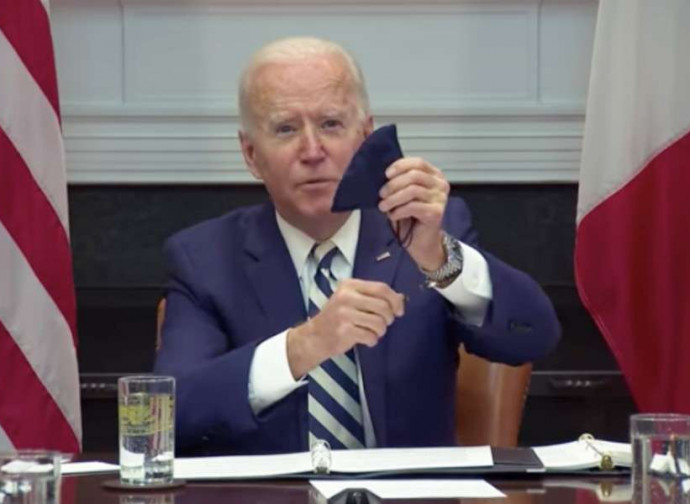 Biden mostra il suo rosario