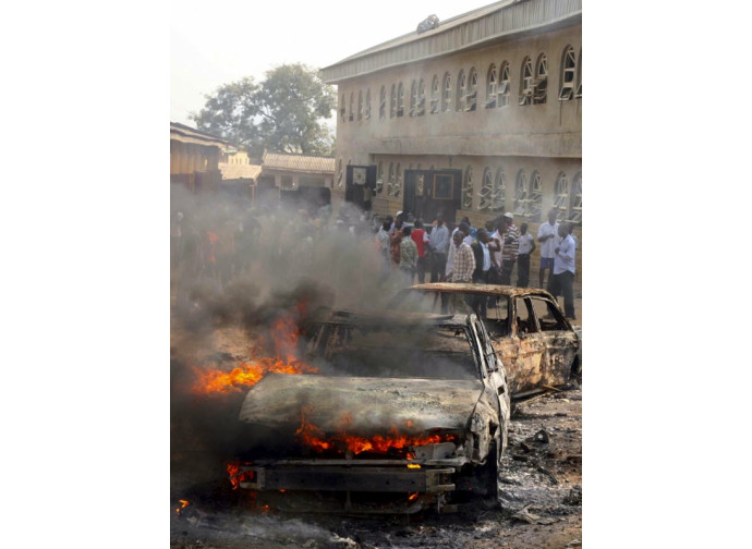 Gli effetti di un attacco kamikaze in Nigeria