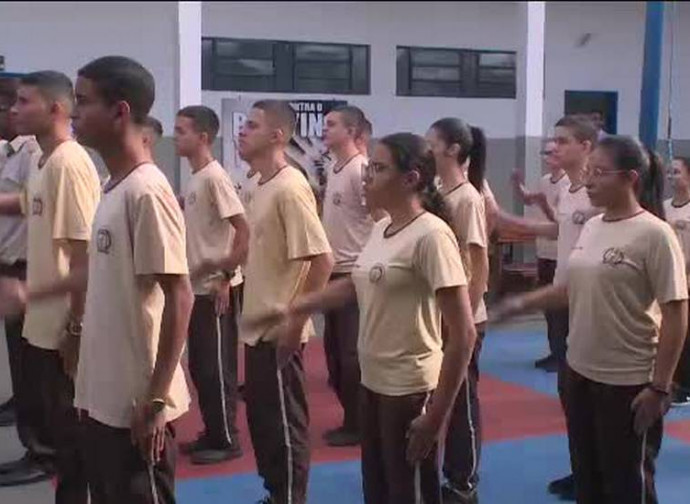 Brasile, esercizi in una scuola militare