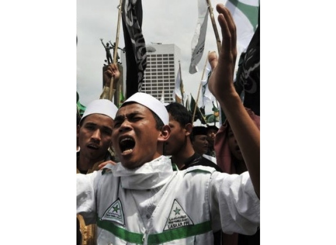 Proteste islamiche contro la costruzione della chiesa a Bekasi Proteste islamiche contro la costruzione della chiesa a Bekasi