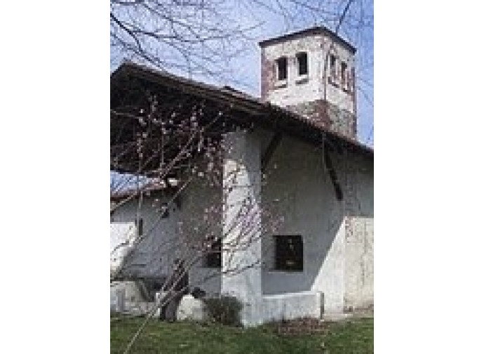 La chiesa della Santa Trinità a Momo La chiesa della Santa Trinità a Momo