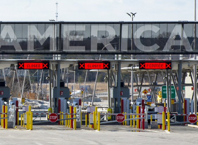 La chiusura della frontiera Usa-Canada La chiusura della frontiera Usa-Canada