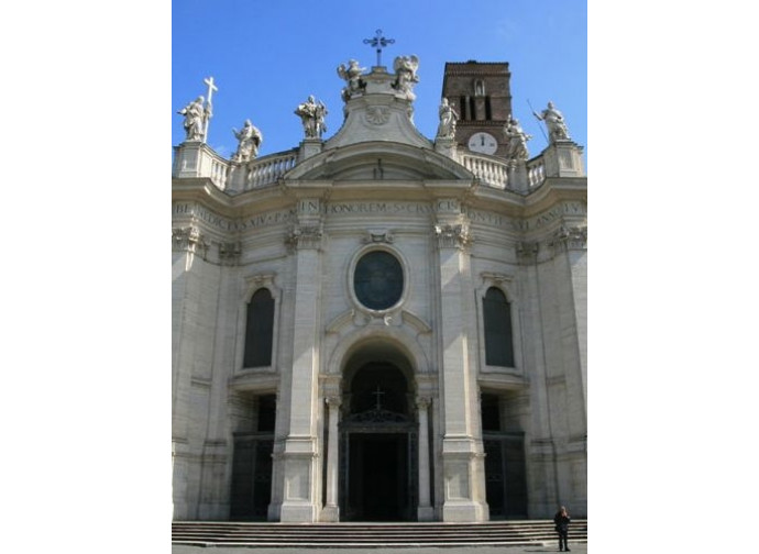 La Basilica di Santa Croce in Gerusalemme La Basilica di Santa Croce in Gerusalemme
