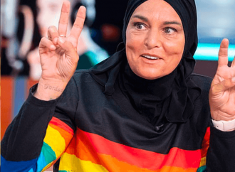 Sinead O’Connor e quell'abito rainbow