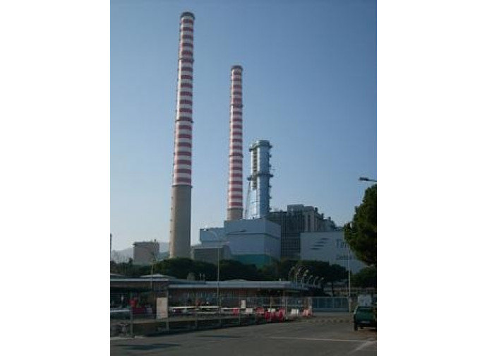 La centrale di Vado Ligure La centrale di Vado Ligure