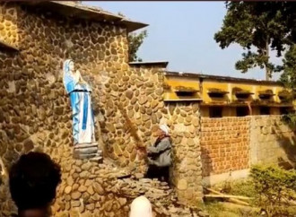 Distrutta una chiesa in India
