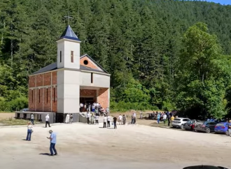 Bosnia, musulmano paga la costruzione di una chiesa cattolica