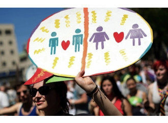 Adozioni per i gay: tutte le trappole della Cirinnà