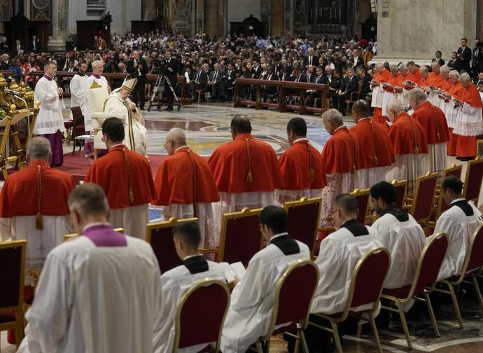 Concistoro in san Pietro Concistoro in san Pietro