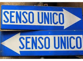 Via il seno a 15 anni, a 16 cerca fondi per ricostruirlo