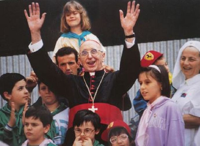 Il cardinale Biffi tra la sua gente