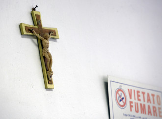 Scuola statale, la nave dei folli che dà ragione anche ai satanisti