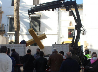 Spagna, terra delle croci spezzate in odio ai cristiani