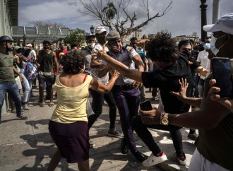 "Il re è nudo", rivolta contro il comunismo a Cuba