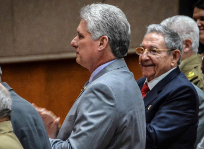 Diaz-Canel e Raul Castro