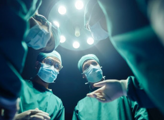 Operata per "cambiare" sesso, perde il bambino