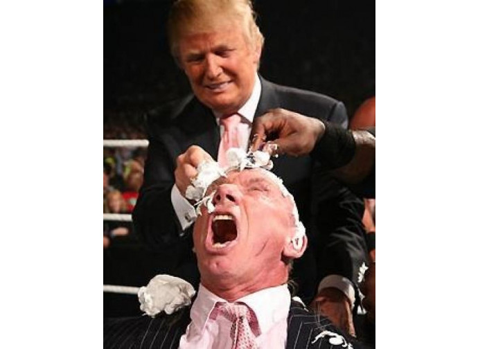 Trump, sul ring, rapa a zero Vince MacMahon Trump, sul ring, rapa a zero Vince MacMahon