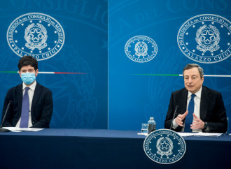 Obbligo di vaccino per i sanitari, Draghi peggio di Conte