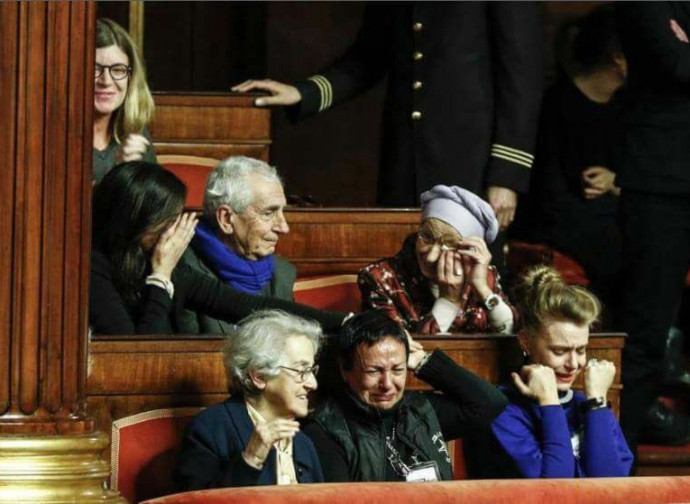 Le lacrime di Emma Bonino oggi in Senato Le lacrime di Emma Bonino oggi in Senato