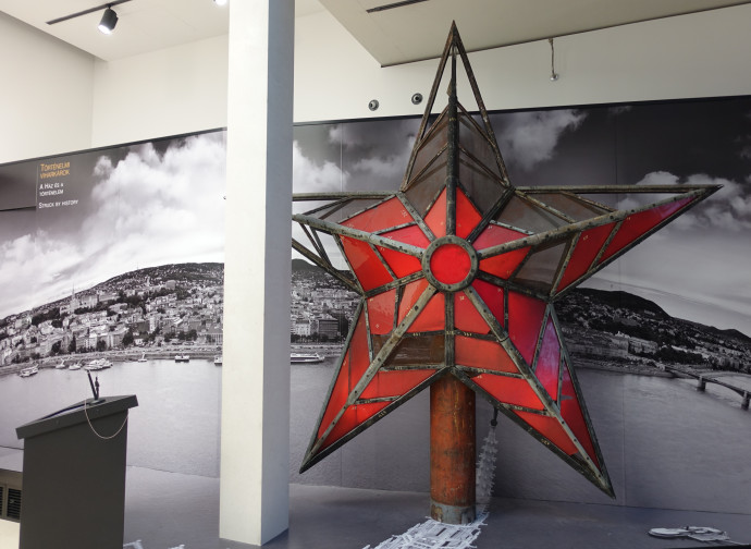 La stella rossa che dominava Budapest (foto di Stefano Magni)