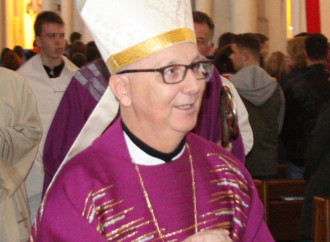La Chiesa stretta fra materialismo e islam. Parla mons. Eleganti