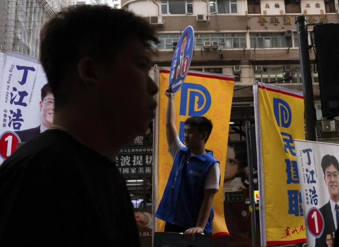 Elezioni a Hong Kong (La Presse) Elezioni a Hong Kong (La Presse)