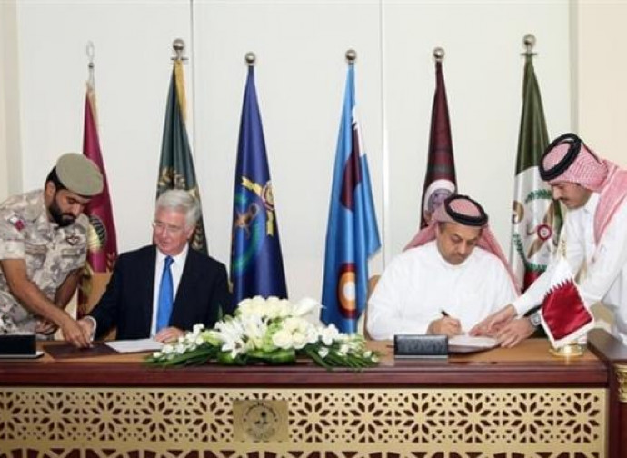 Michael Fallon e Khalid Bin Mohammed Michael Fallon e Khalid Bin Mohammed