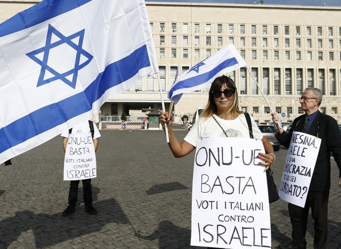 Manifestazione filo-Israele di fronte alla Farnesina Manifestazione filo-Israele di fronte alla Farnesina