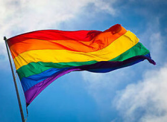 Iraq protesta per le bandiere arcobaleno delle ambasciate
