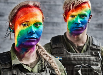 Dall’esercito alle ‘nozze’, in Svezia avanza l’ideologia gay