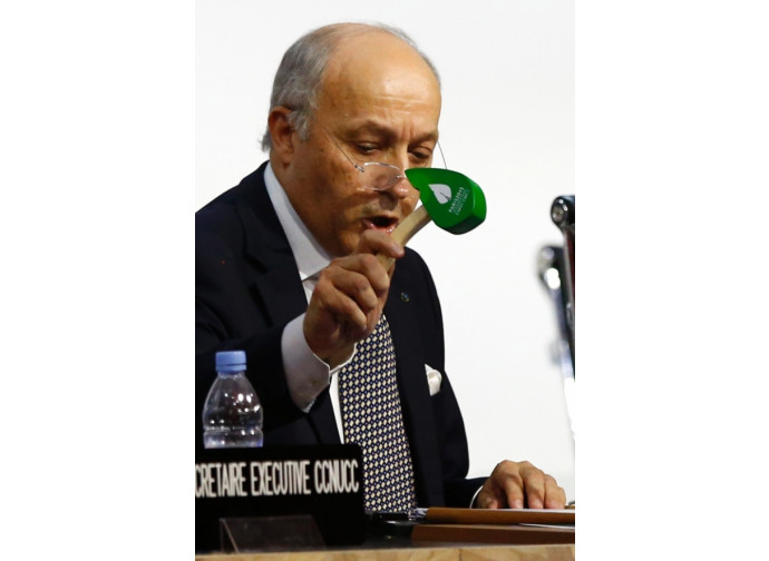 COP21, Fabius dichiara raggiunto l'accordo COP21, Fabius dichiara raggiunto l'accordo