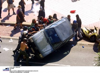 Ricordare il G8 di Genova senza assolvere i Black Bloc