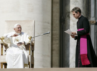 Quelle parole di Gaenswein sui media cattolici