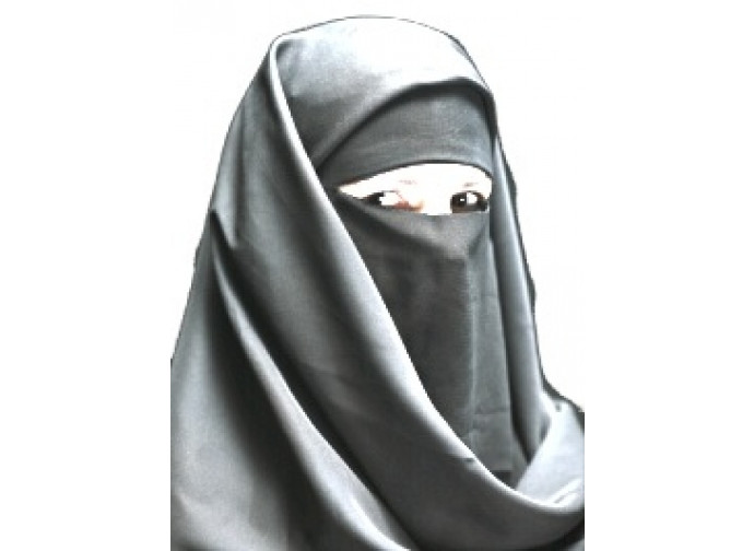 Donna musulmana con il burqa