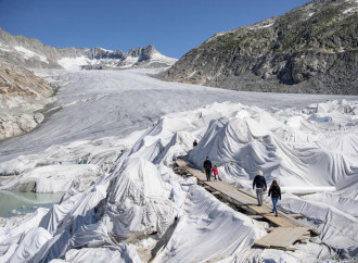 Ghiacciaio sotto coperta, idea svizzera contro la fusione