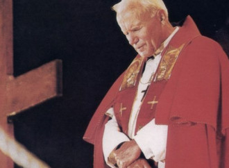 La Cei in difesa di Papa Wojtyla