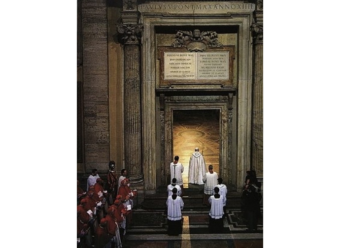 La Porta Santa della basilica di san Pietro in Vaticano La Porta Santa della basilica di san Pietro in Vaticano