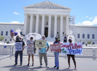 La Corte Suprema salva Trump dai due processi peggiori