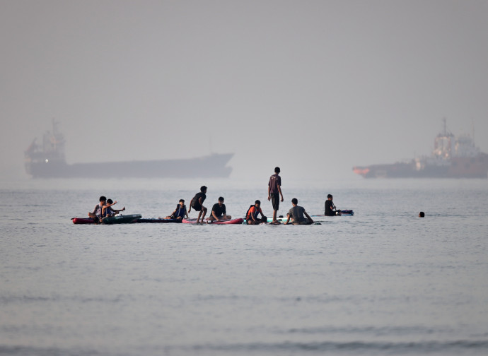Lo stretto di Hormuz bloccato (AP)