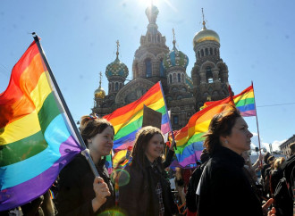 Russia, dichiarare estremista il movimento LGBT