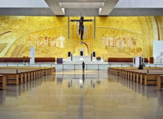 I mosaici di Rupnik coperti a Lourdes, "graziati" a Fatima
