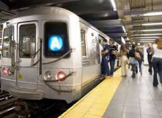 Metro di New York. Niente "Signore e signori", ma solo "passeggeri"